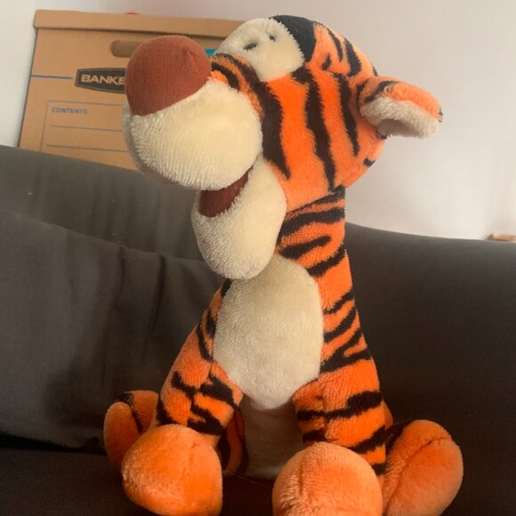 21 inch Tigger Plush from Walt Disney World - Picture 4 of 5